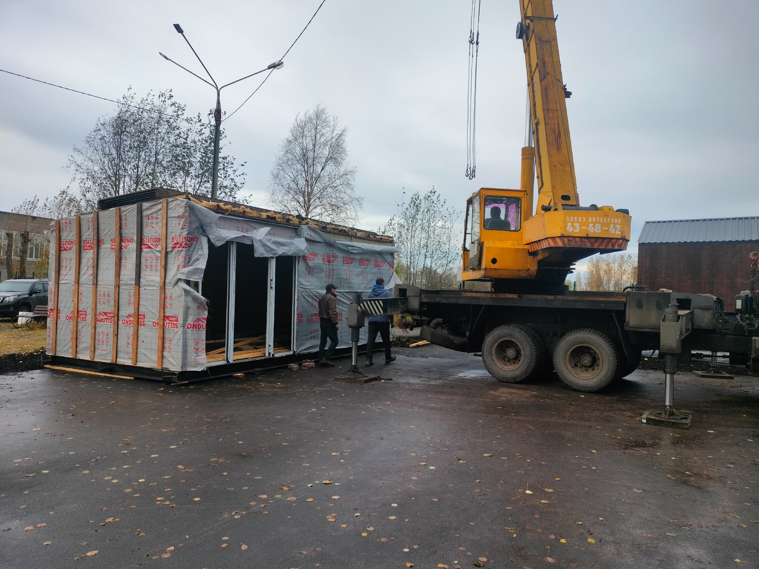 В Новодвинске продолжается благоустройство Городского парка.