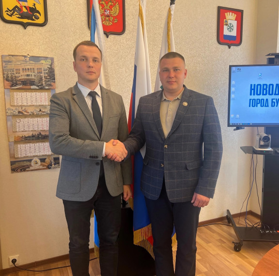 Глава Новодвинска Александр Чечулин стал наставником для участника СВО Ильи Владимирова. Глава Новодвинска Александр Чечулин стал наставником для участника СВО Ильи Владимирова.