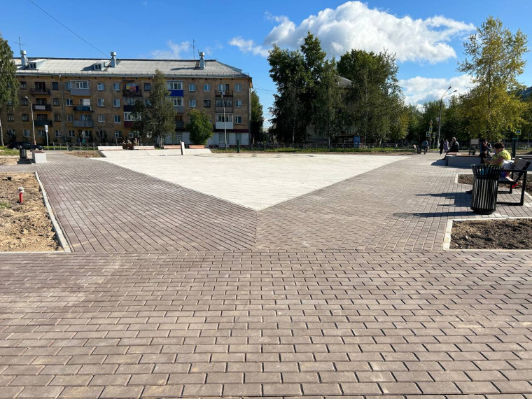 Комиссия зафиксировала ряд замечаний в ходе приёмки сквера у «Дружбы». Комиссия зафиксировала ряд замечаний в ходе приёмки сквера у «Дружбы».
